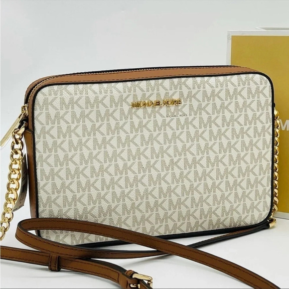 Michael Kors Large EW Crossbody Bag Vanilla Leather - Picture 2 of 13